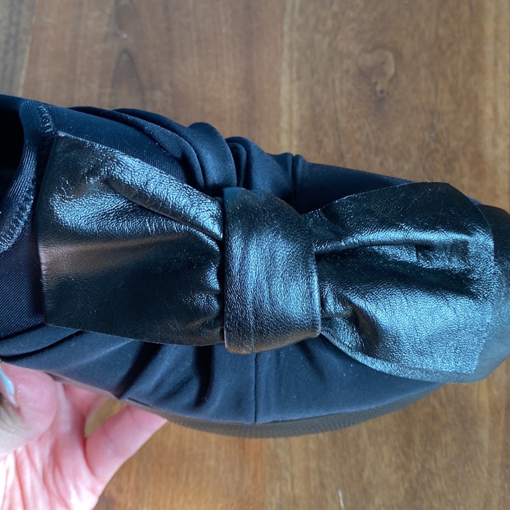 Prada Walking Shoes with a leather Bow - Picture 11 of 11